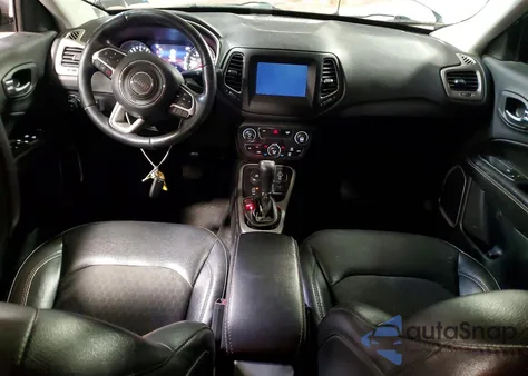 2019 Jeep Compass Latitude z USA, uszkodzony, nr VIN 3C4NJDBBXKT592683